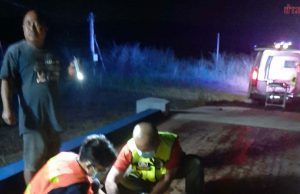 เมียเมา ถือมีดไล่ฟันผัว แต่วันนี้ผัวสู้มือ ผลักเมียล้มหัวฟาดพื้นสาหัส