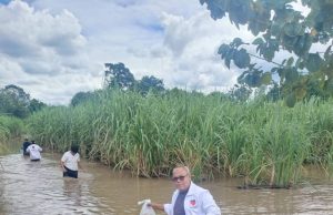 พรรคปวงชนไทย มอบถุงยังชีพช่วยผู้ประสบภัยน้ำท่วมกาญจนบุรี