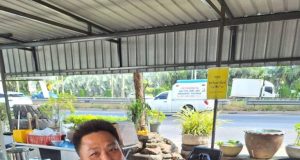 พรรคปวงชนไทย ลงพื้นที่พบปะประชาชนที่ ดี.อาร์.ยางยนต์ สมุทรปราการ