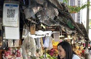 พรรคปวงชนไทย ส่งอิม เฌอมินทร์ รับฟังเสียงประชาชน ลงพื้นที่ตลาดห้วยขวาง