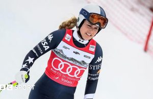 Lindsey Vonn: US alpine skier airlifted to hospital after crash