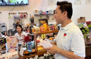 พรรคปวงชนไทย ลงพื้นที่จตุจักร ชูนโยบายบัตรทองหมาแมว